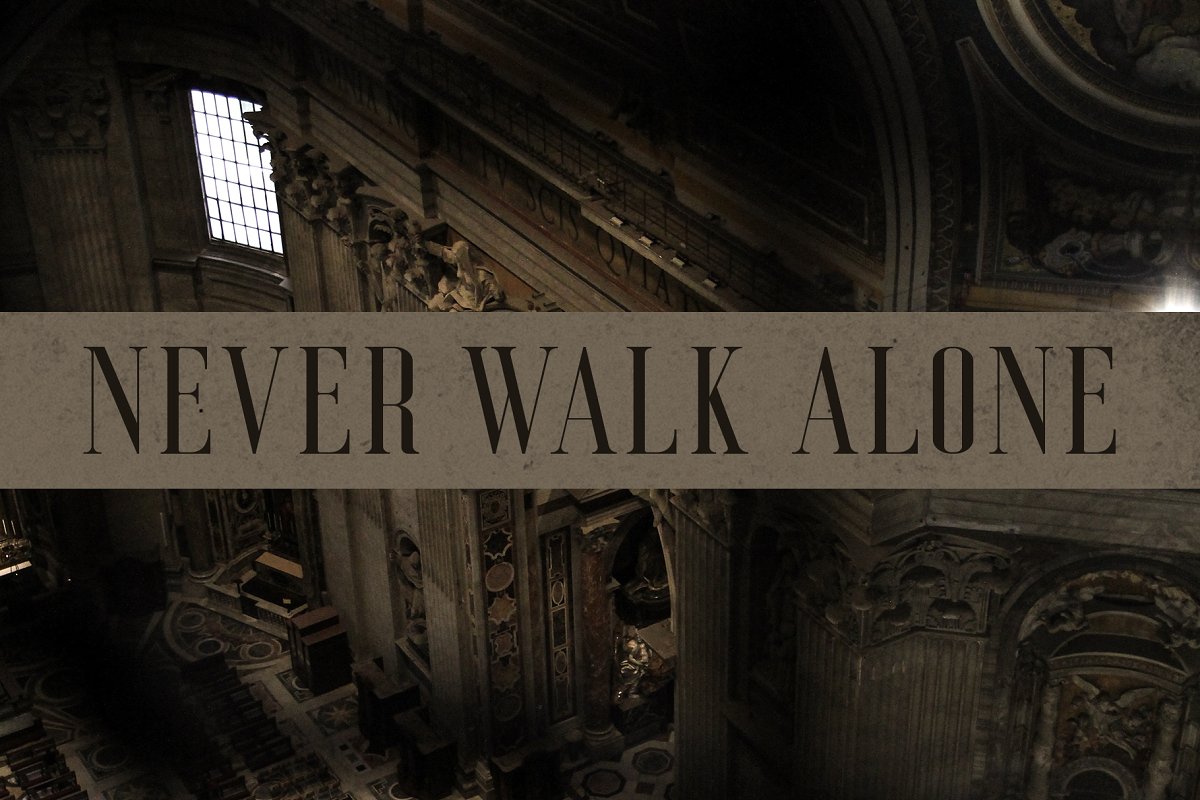 Deluce Luxury Serif Font