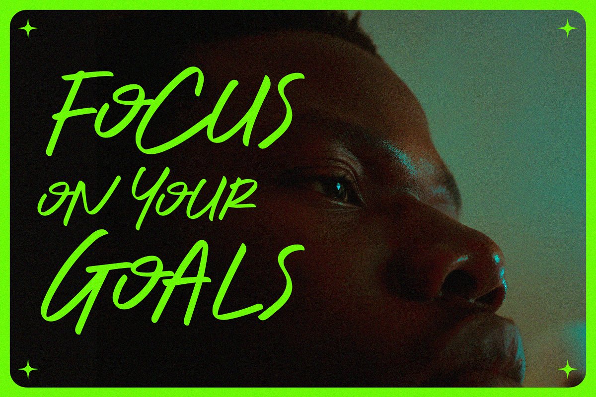 Feeltrovert Display Font