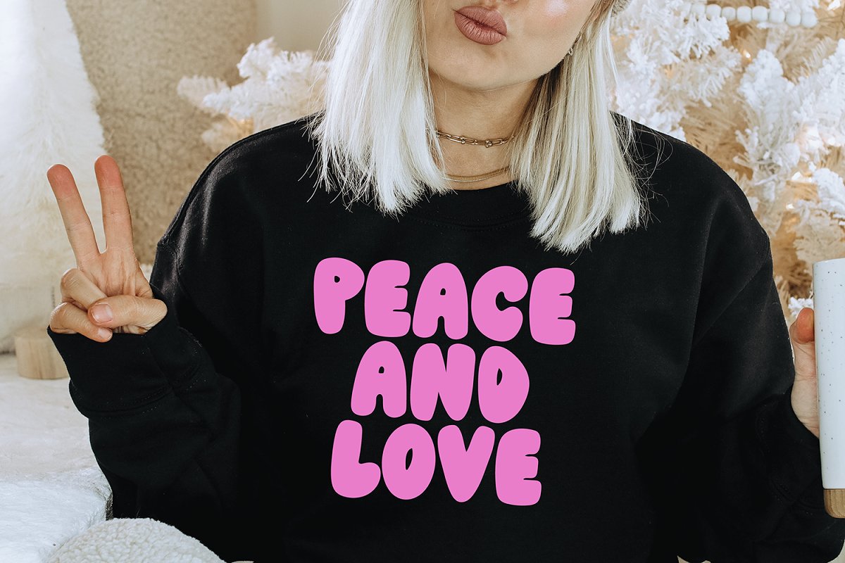 GROOVY DISPLAY Retro Bundle Font