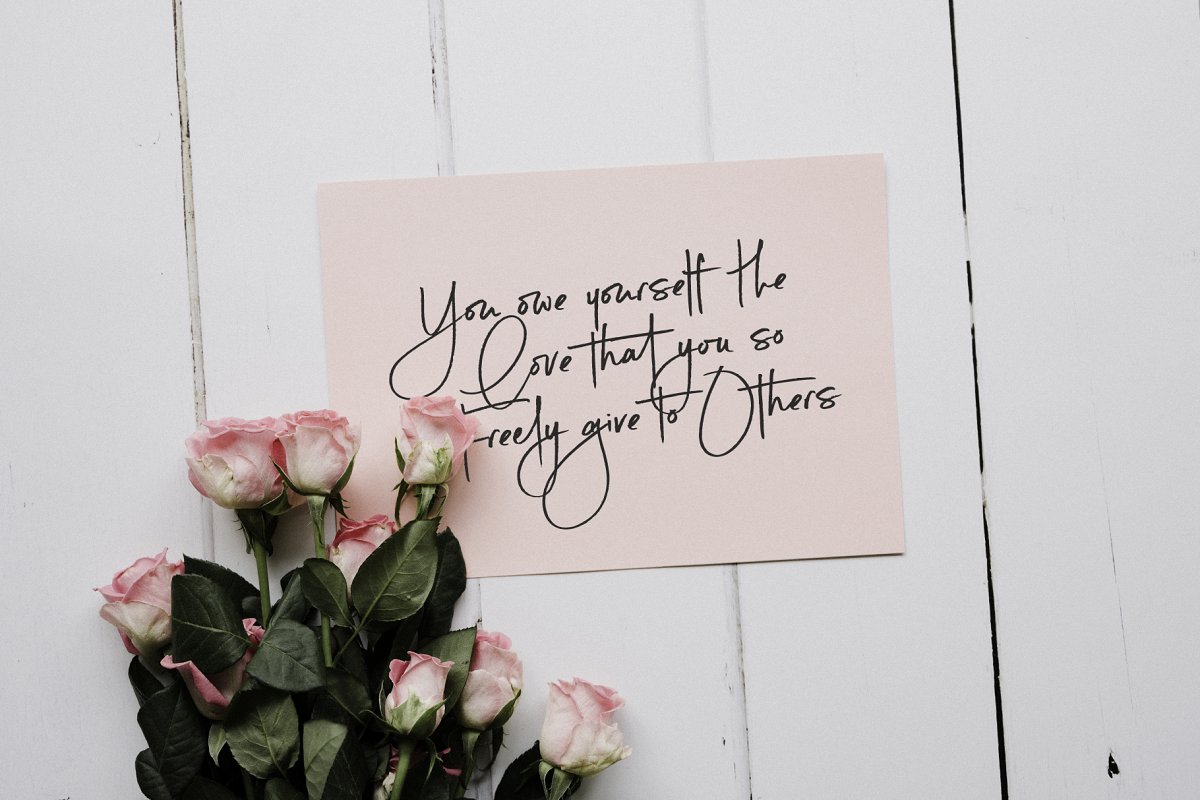 Lovelight Handwritten Font Free Download