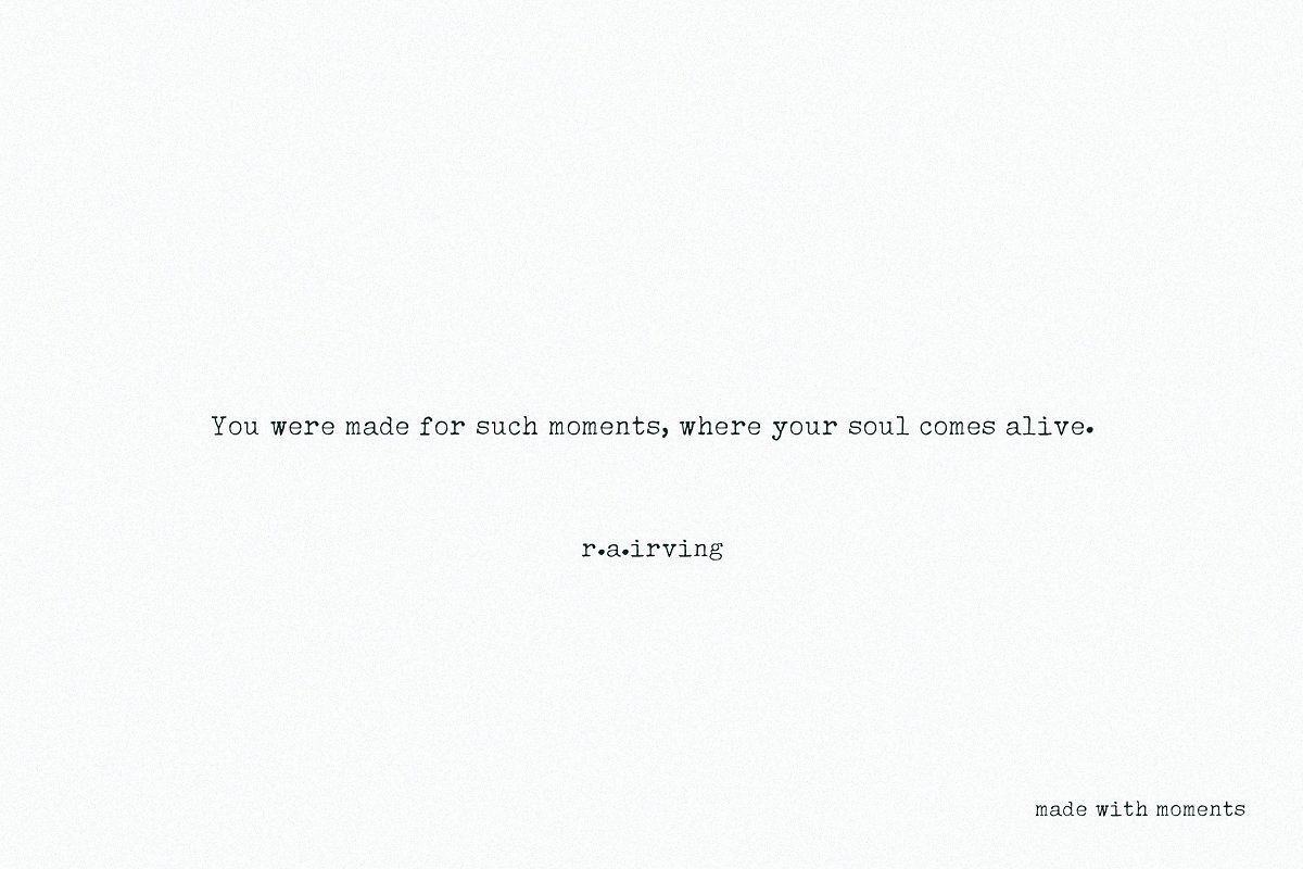 Moments Typewriter Font